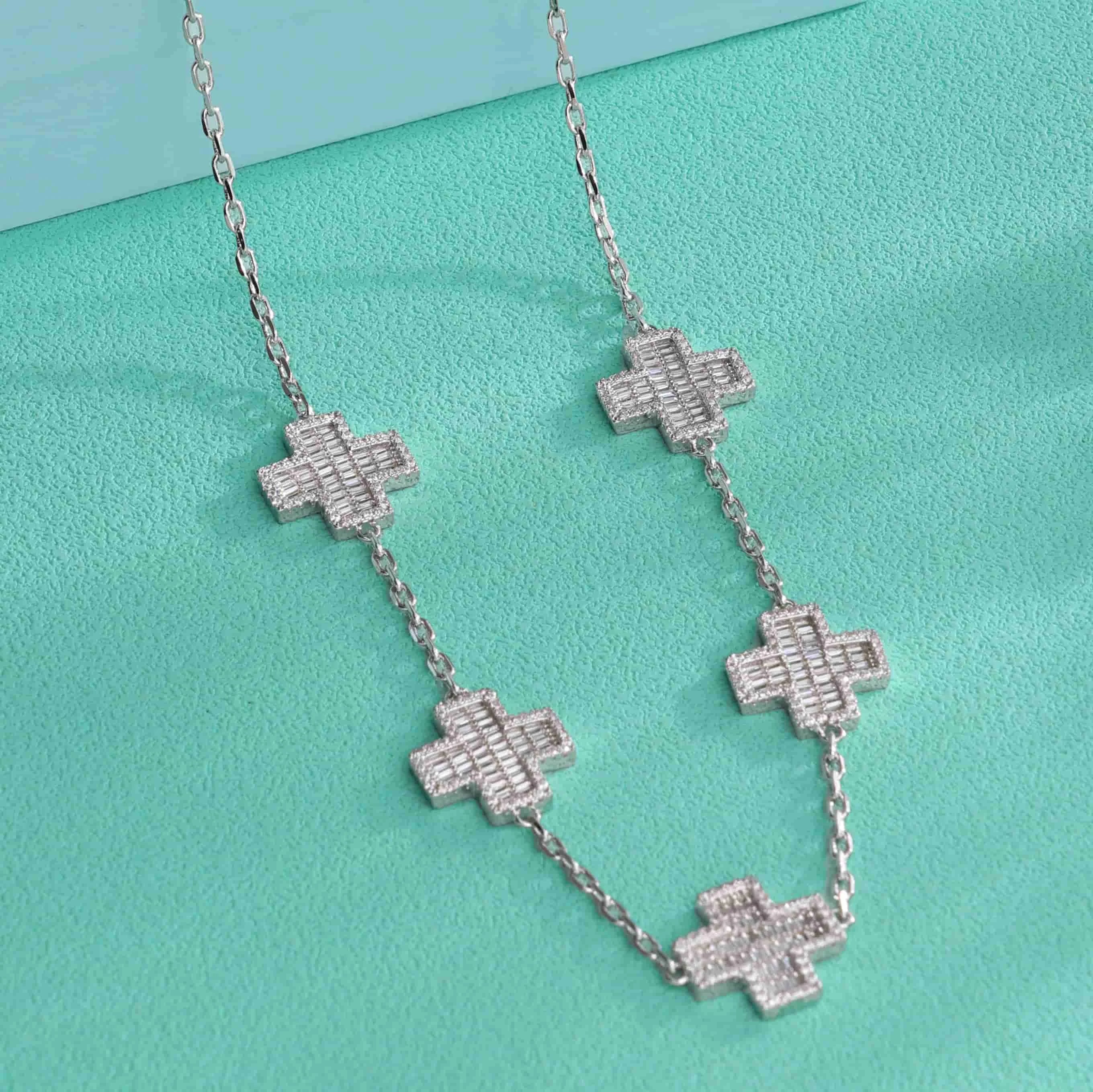 Adjustable Women's Cross Charm Necklace Baguette Diamond Cross Shape Link Chain Cute Hip Hop Style Zircon Main Stone for Gift