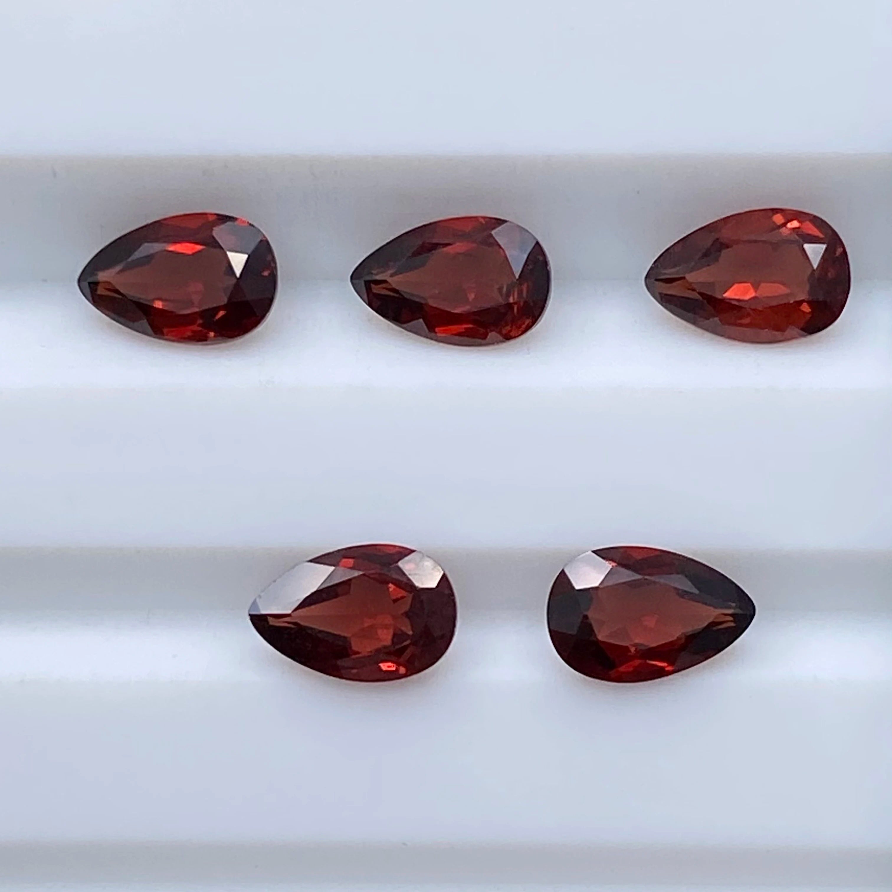 Pear Shape 4x3mm~10x7mm Good Quality Faceted Gemstones Mozambique Garnet Stone Price Stone Supplier Natural Garnet