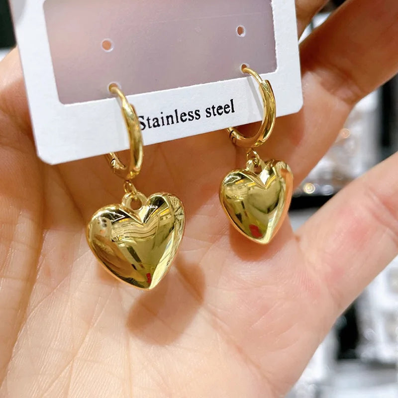 Wholesale Popular Simple Gold Plated Resin Korean Designer Fashion Jewelry Earrings Clip on Heart Earrings for Women