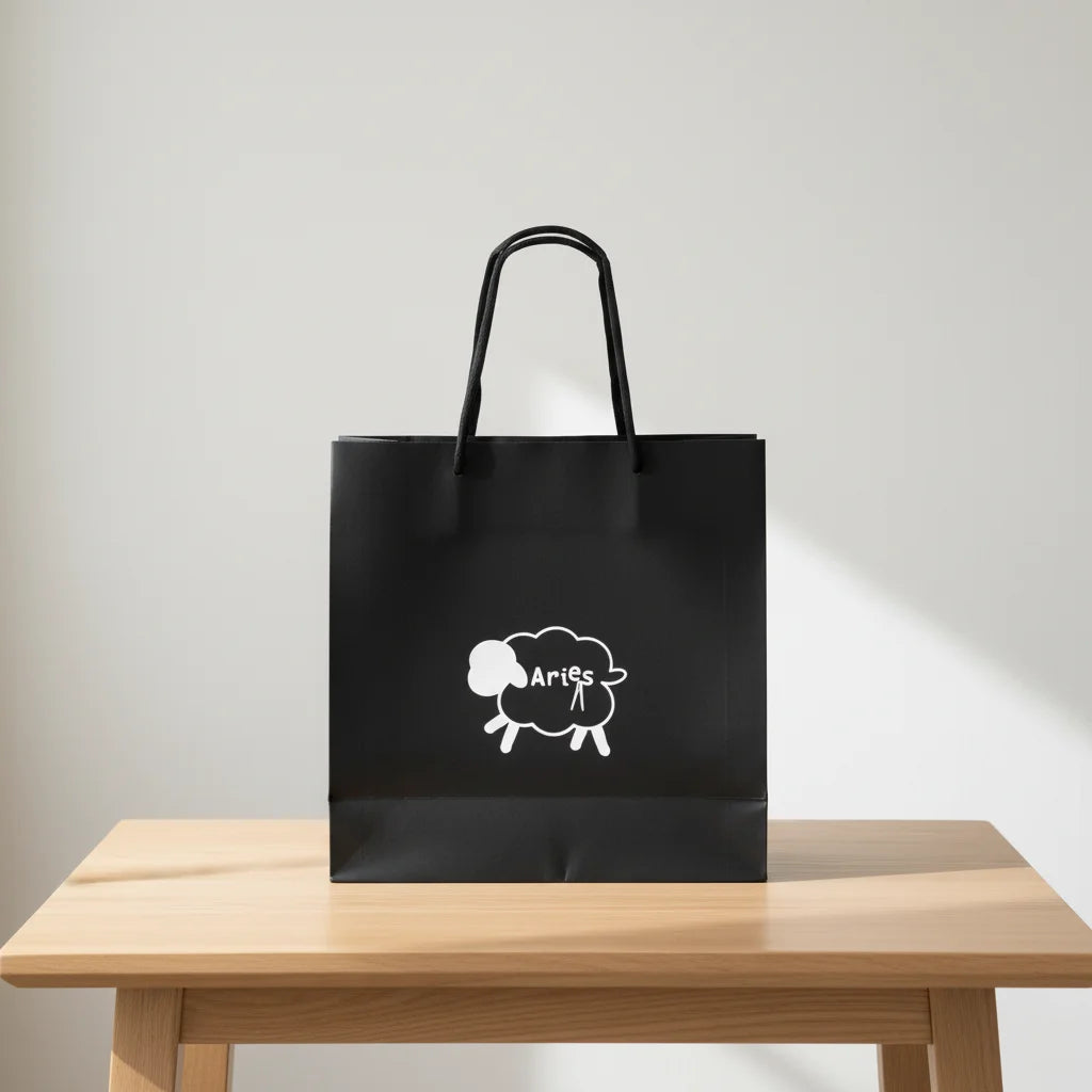 Black Matte Cardboard Shopping Bag Luxury Silver Foil Logo Customized Paper Packaging Bag Printed With Handle