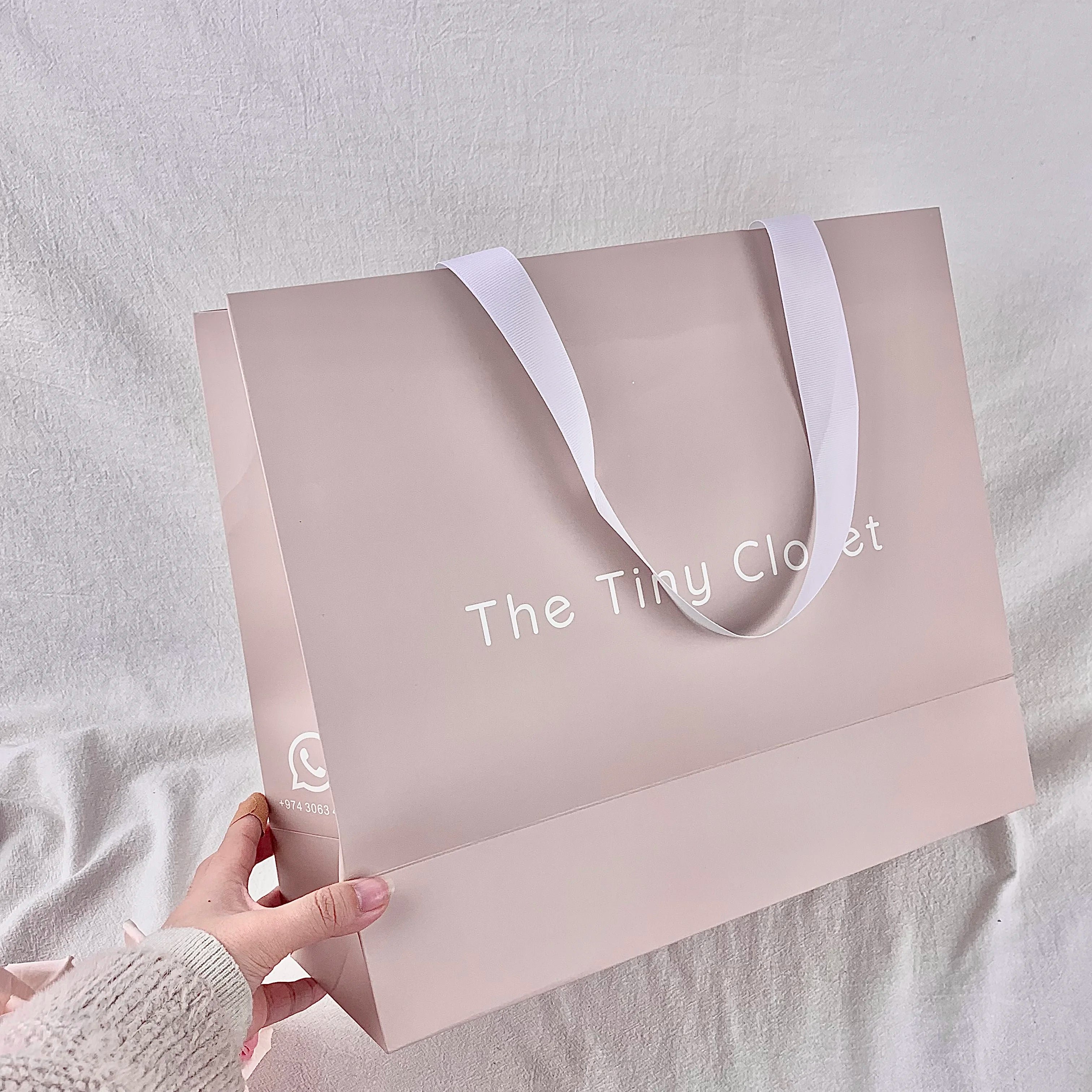 Luxury Beige Shopping Bags With Ribbon Handle Boutique Customized Printed Euro Paper Gift Bags With Logo