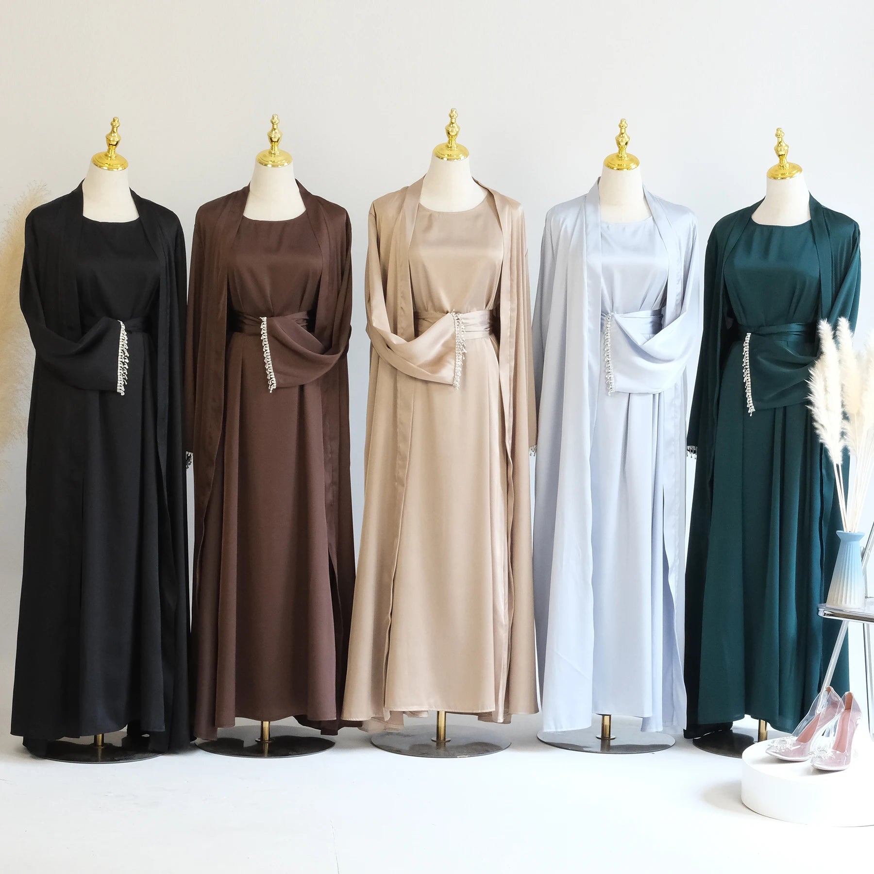 2026 Ramadan New Design Islamic Clothing Satin Diamond Dubai Abaya Women Muslim Dress Modest Abaya Set Wholesale