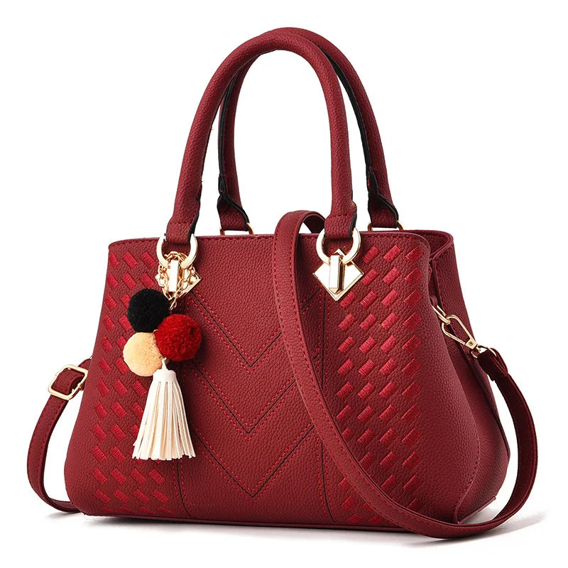 2024 Women's Fashion Chain Handbag with Black Scarf Big Fancy Golden Logo Embossed Guangzhou Auyan Shoulder Bag