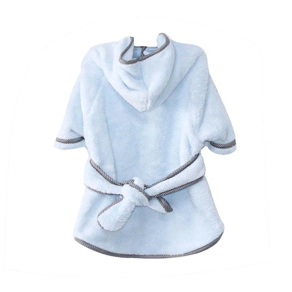 Factory Direct Modern Fashion White Skin-friendly Pet Bathrobe for Dogs & Cats Summer Custom Embroidered Logo Microfiber