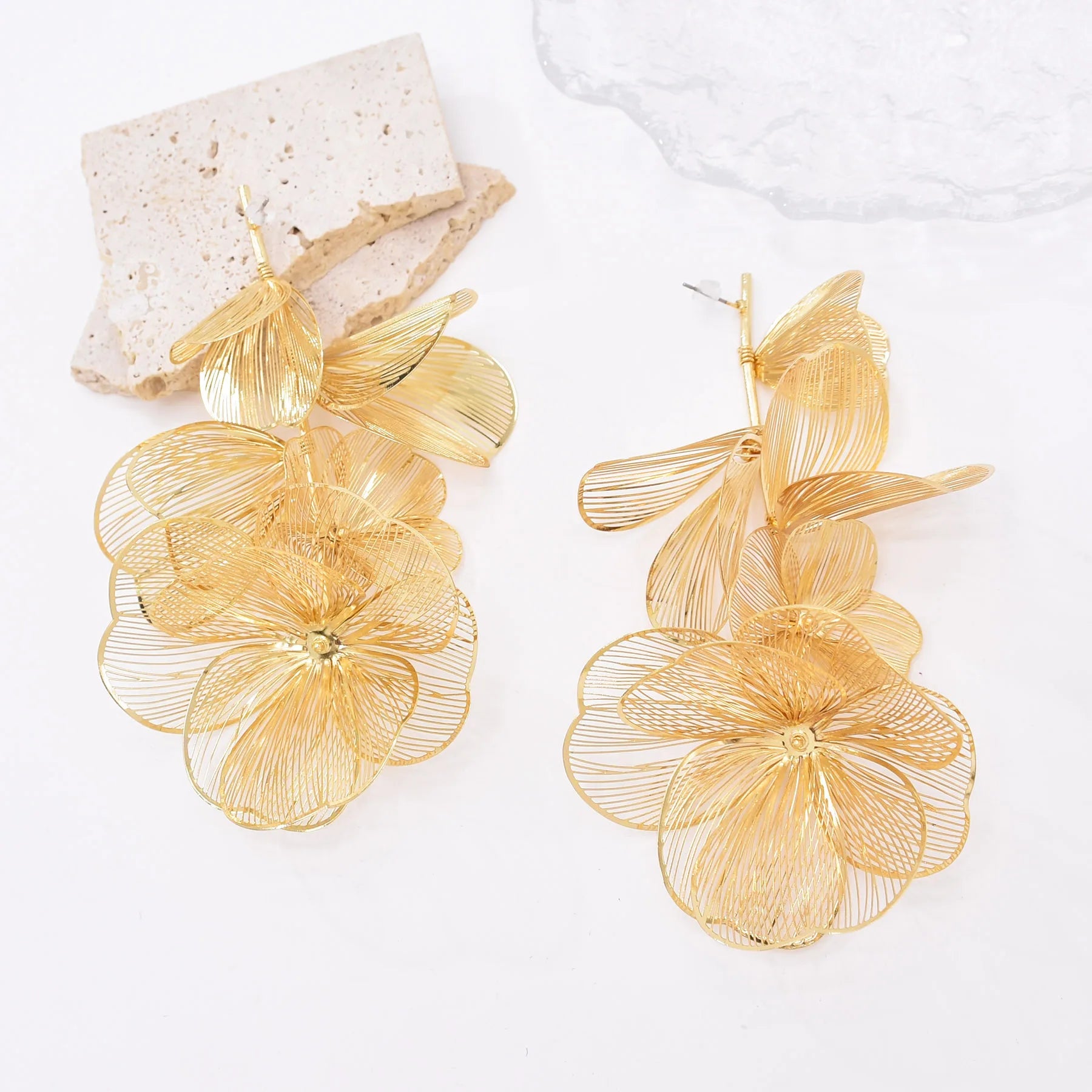 New Design Bohemian Vintage Metal Gold Big Pearl Flower Earrings Long Tassel Crystal Floral Drop Earrings Wedding Accessories