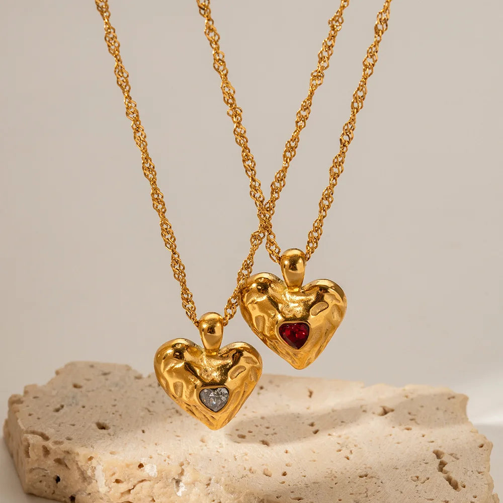 Vintage 18K Gold Plated Necklace Inlaid Zircon Necklace Stainless Steel Hammer Pattern Heart Pendant Necklace for Women
