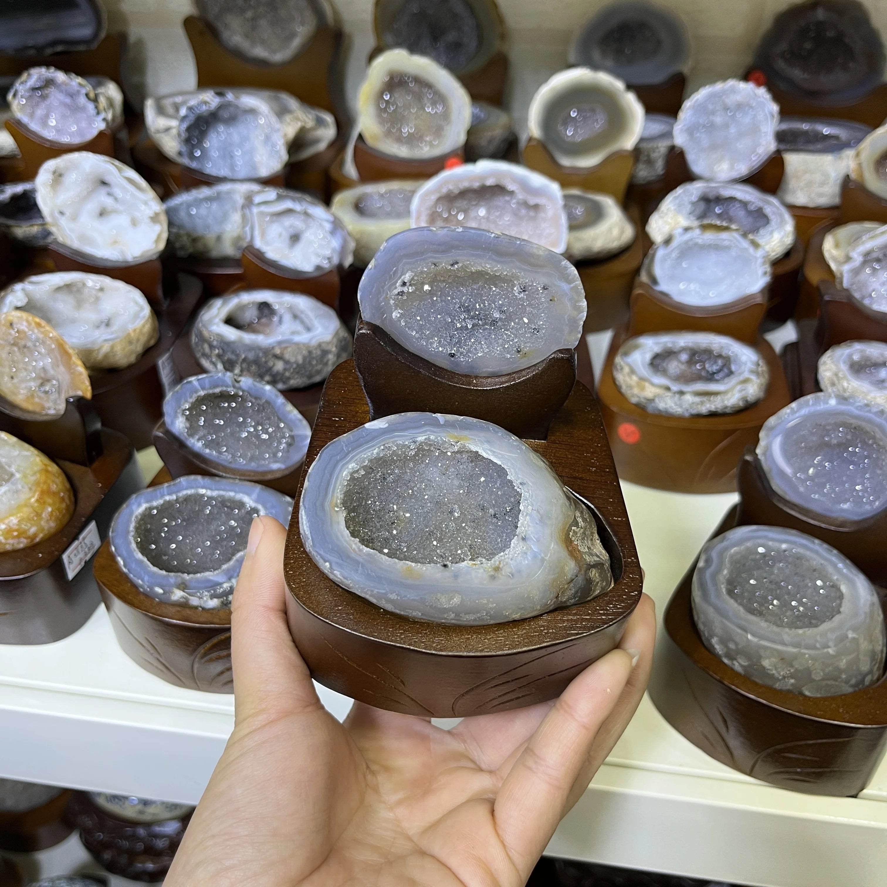Wholesale Natural Crystals Healing Stones Raw Rough Crystal Quartz Mineral Specimen Agate Geode