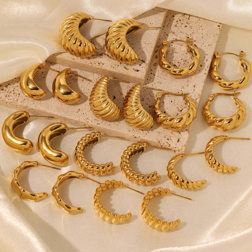 Non Tarnish Gold Plated Stainless Steel Hollow Out Hoop Earrings Waterproof Twisted Croissant Huggie Hoops Earrings for Women