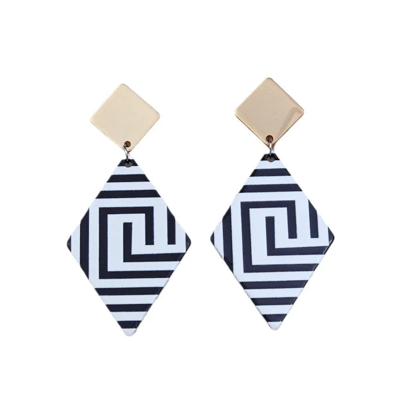 Retro Fashion Women Acrylic Jewelry Earrings Girls Simple Designer Black and White Print Rhombus Geometric Stud Earrings