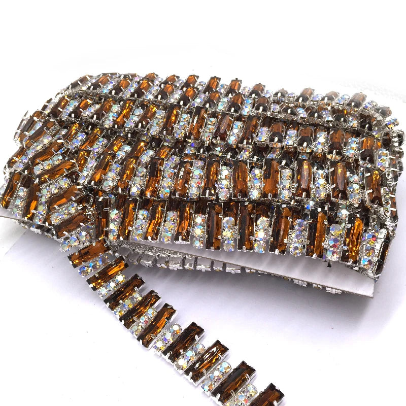 Wholesale Resin Gold Base Crystal Appliques Wedding Clothing Hand Craft Art Decoration Rhinestone Trim