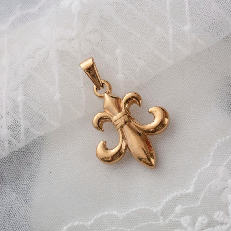 Wholesale Hot Sell 18k Gold Plated Jewelry Stainless Steel Fleur De Lis Pendant Charm for Women