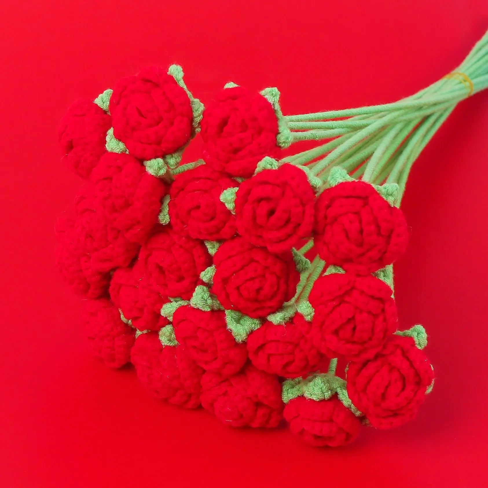 D95 Handmade Woolen Thread Knitted Rose Bouquet Home Decoration Simulation Woven Flowers for Christmas and Easter