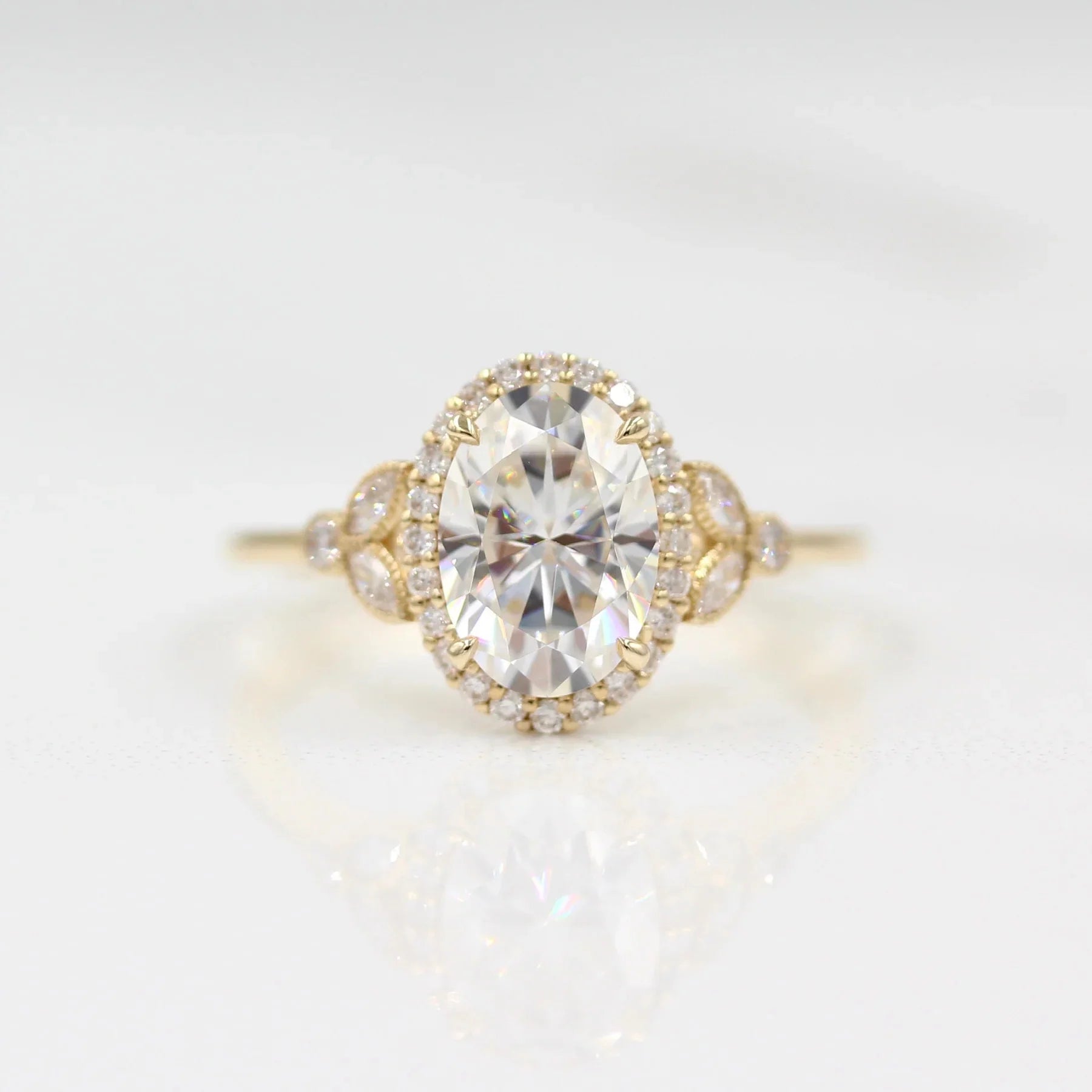 Wholesale Solid Gold Engagement Rings for Women with VVS Moissanite and Radiant Cut
