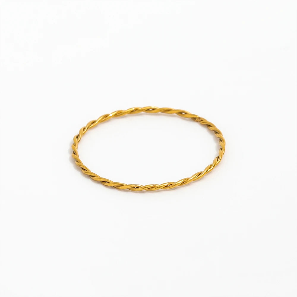 Fenny 18K Gold Plated Tarnish Free Minimalist Thin Twisted Rope Ring Versatile Jewelry Stainless Steel Wholesale Jewelry