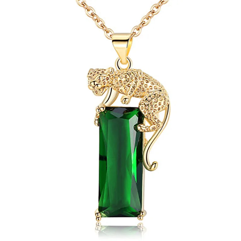 RisingMoon Romantic Gold Chain Crystal Necklace Leopard Emerald Pendant Necklace for Valentines Day Gift
