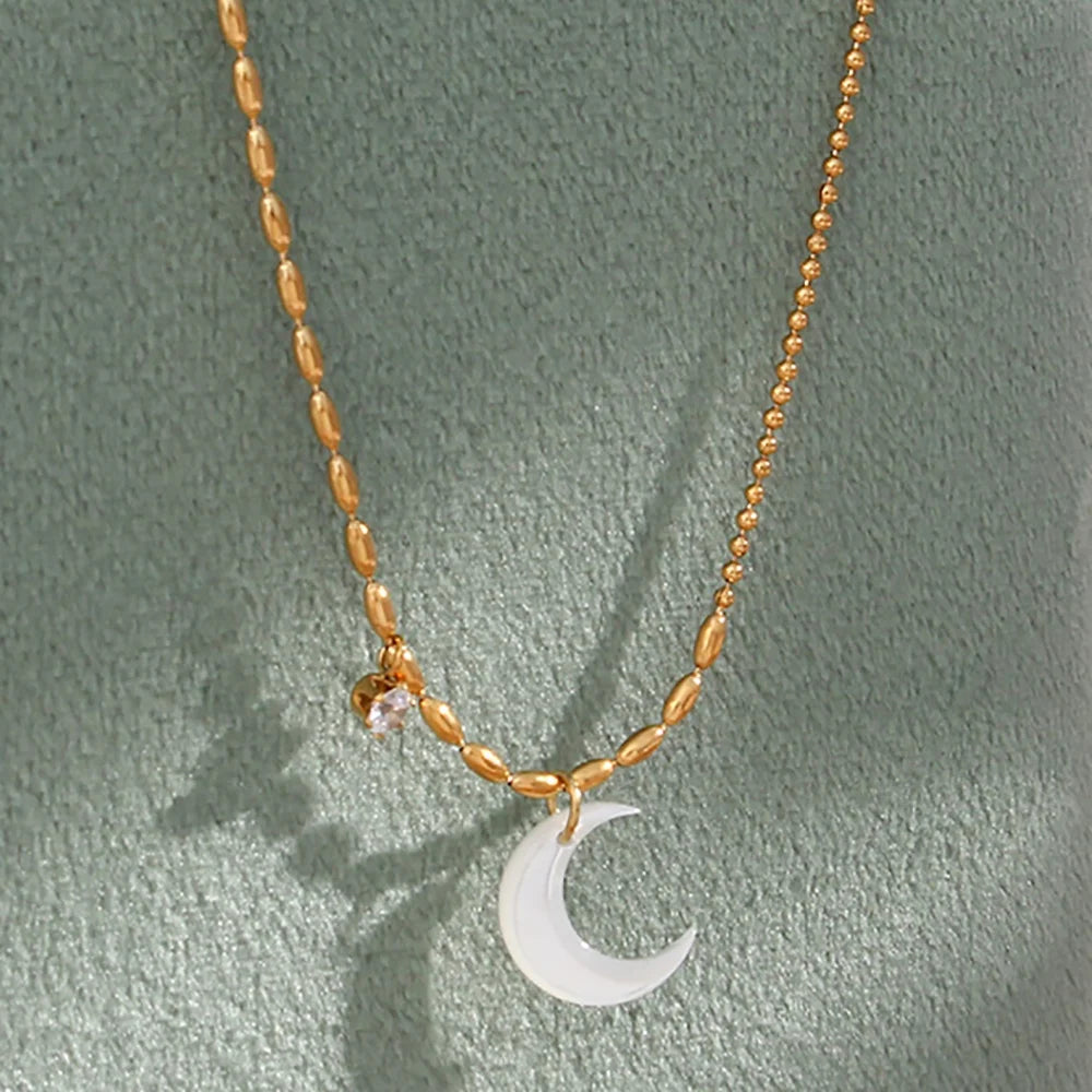 Dreamshow Asymmetrical Bead Chain Gold Plated Pendant Necklace Rice Bead White Shell Moon Crescent Stainless Steel Necklace