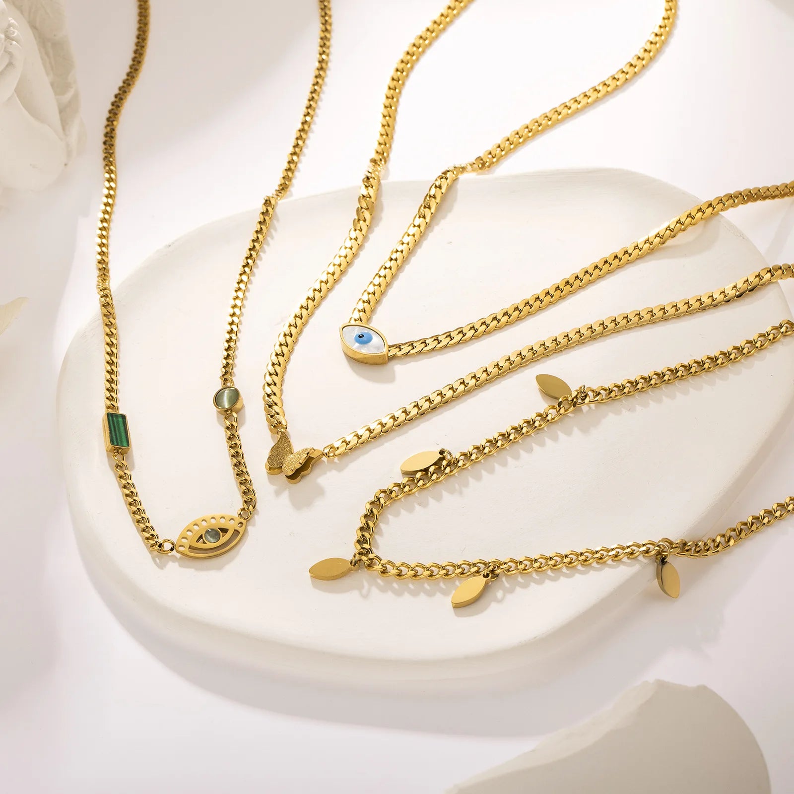 Fashionable Stainless Steel Exquisite Butterfly Charm Necklace 18K Gold Plated Light Luxury Box Chain Colorful Chain Necklace