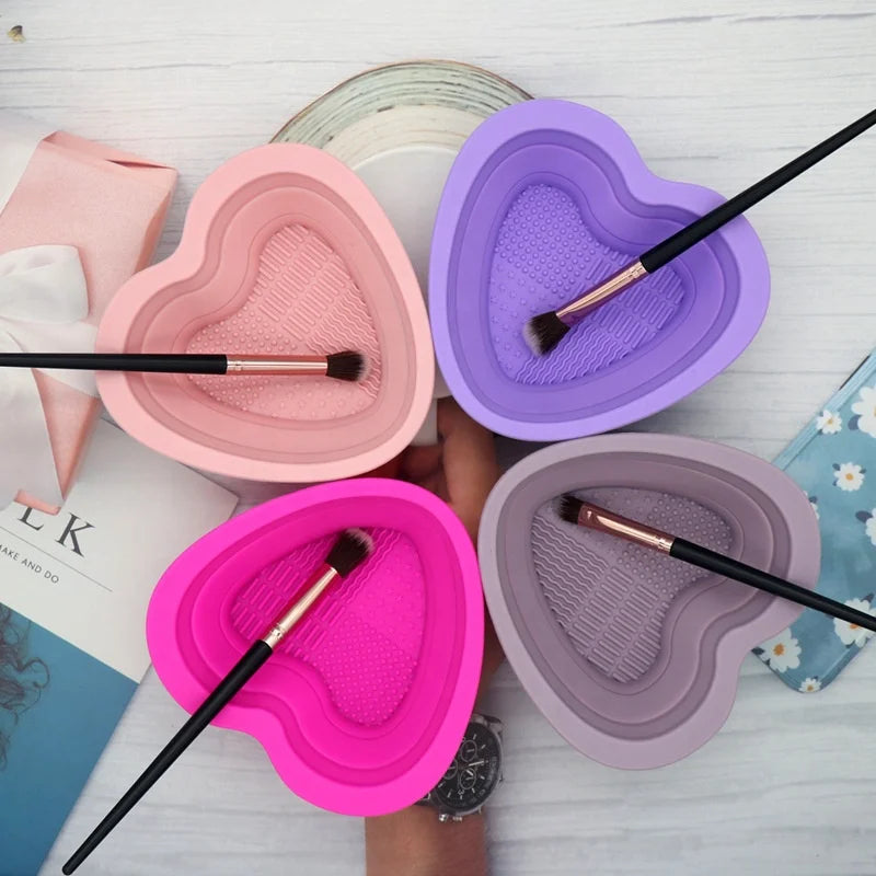Heart Shape Reusable Collapsible Cosmetic Brush Cleaner Mat Silicone Makeup Brush Cleaning Bowl