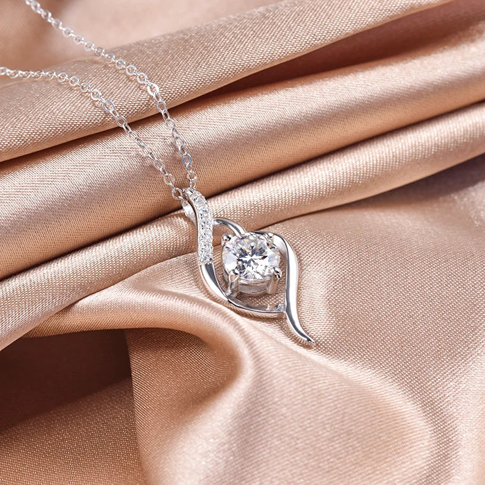 925 Sterling Silver Moissanite Necklace 6.5mm Round Moissanite Stone Woman Pendant for Gift