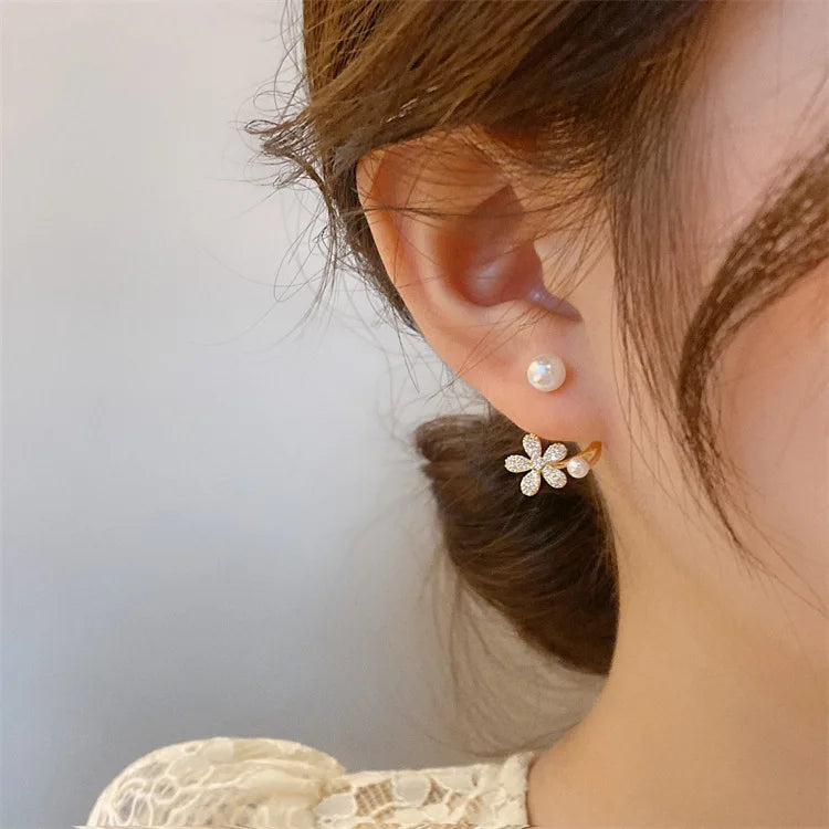 Fashion Flower Earrings for Women Alloy Pearl Gold Earrings Simple Jewelry Accessories Gifts
