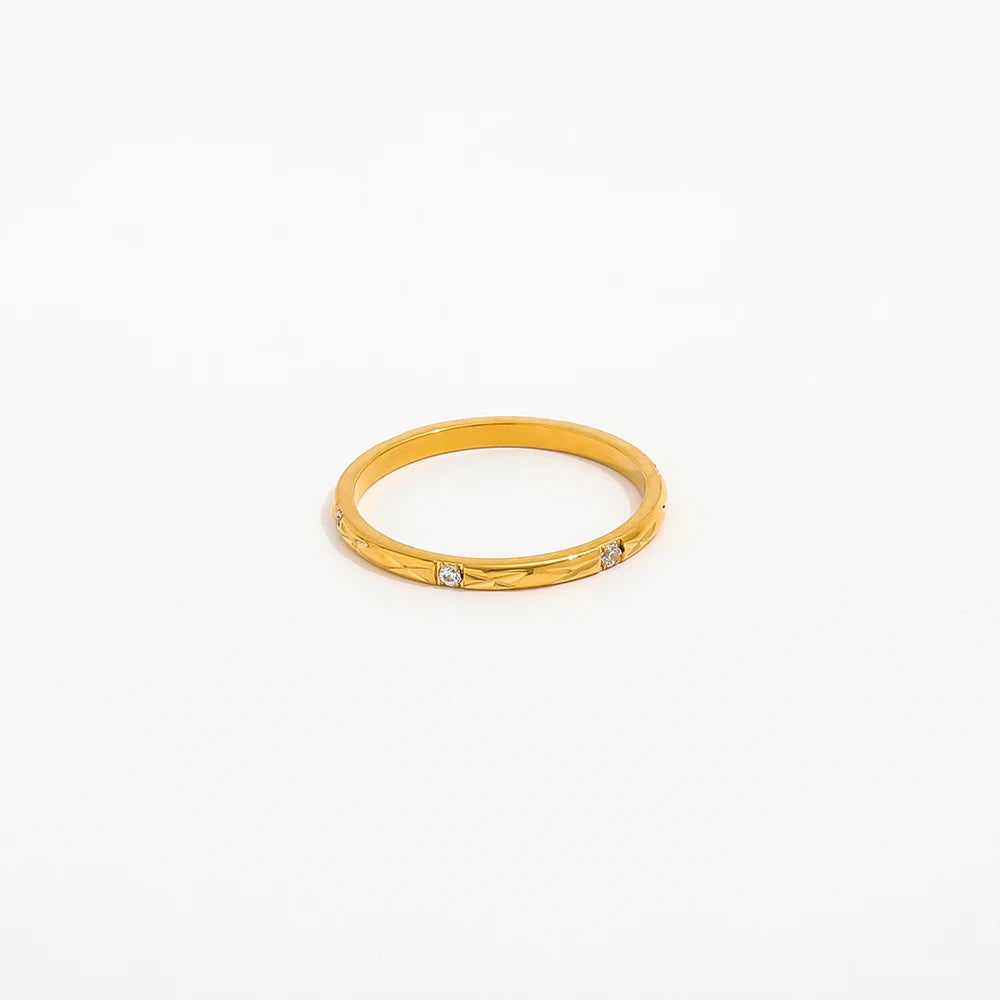 High End 18K Plain Gold 6 Zirconia Surround Rhombus Carving Pattern Ring Stainless Steel Trendy Simple Gold Plated Jewelry
