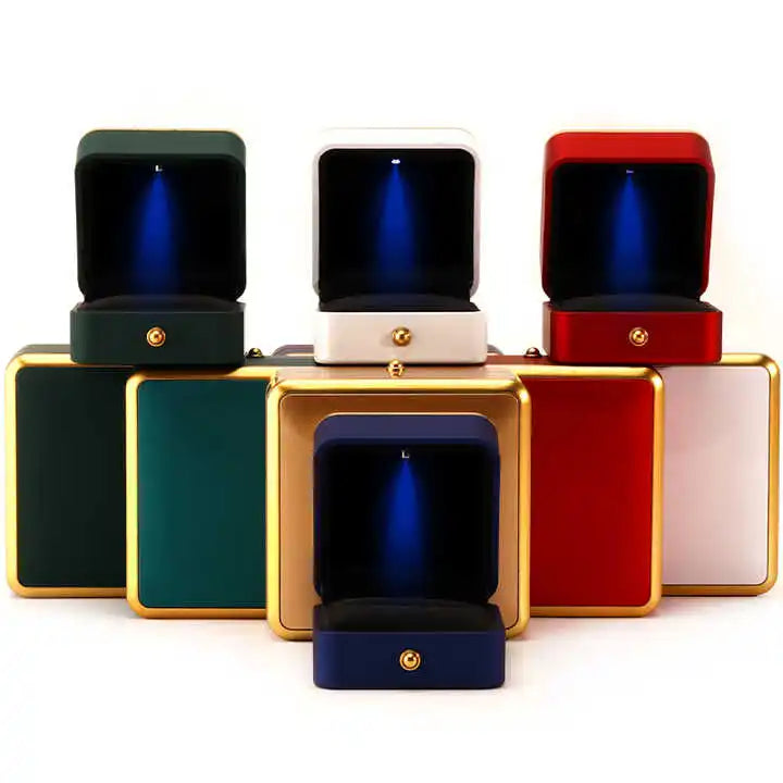 PackBloom BLM-T05 Custom Logo Square Luxury LED Jewelry Ring Pendant Packaging Box LED Lights Golden Edge Lines Snap Closure for