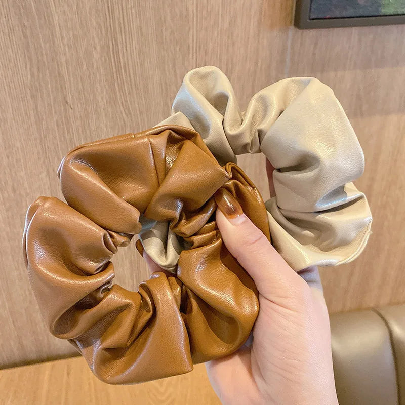 FanYue Good Quality Trendy Winter 2022 Fashion Korean Leather Scrunchie Temperament Chouchou Hair Ties for Women