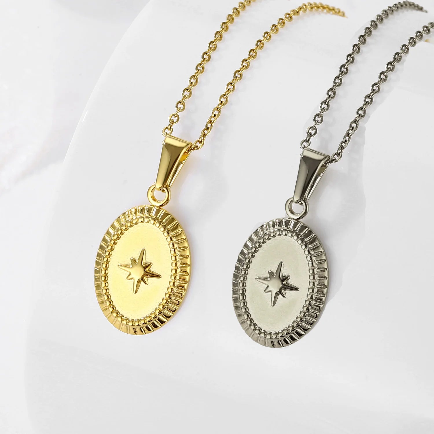 Trendy Compass Necklace Women Men Stainless Steel Gold North Star Jewelry 25mm Round Coin Compass Pendant Necklace