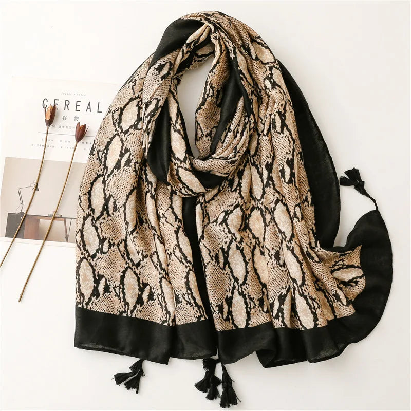 New Arrival Fashionable Snake Print Square Size Viscose Cotton Headscarf Spring Season Women's Head Wrap