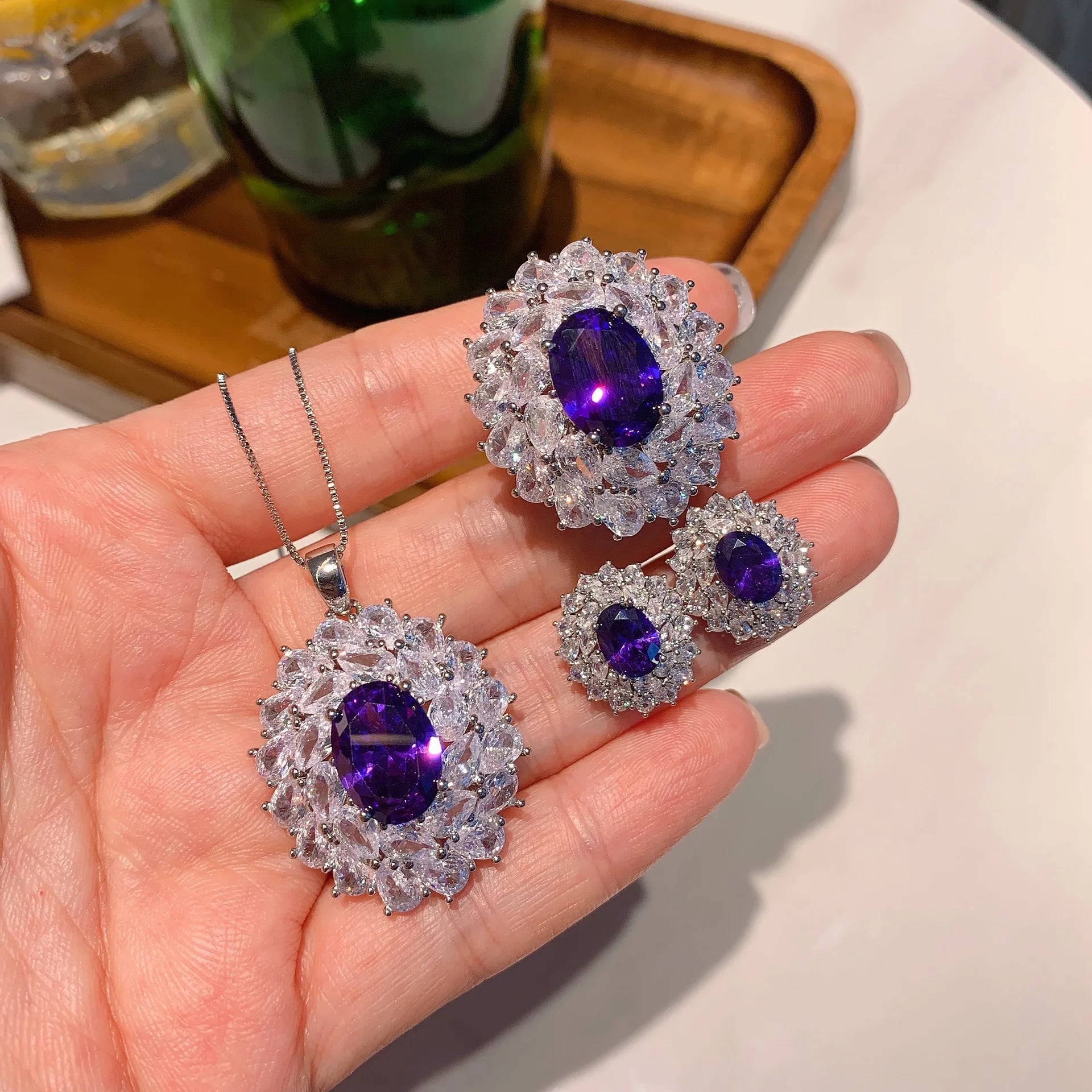 Fashion Personality New Hot Sale Rhinestone Jewelry Det Violet Jewelry Sets Shining Temperament Round Flower Necklace for Women