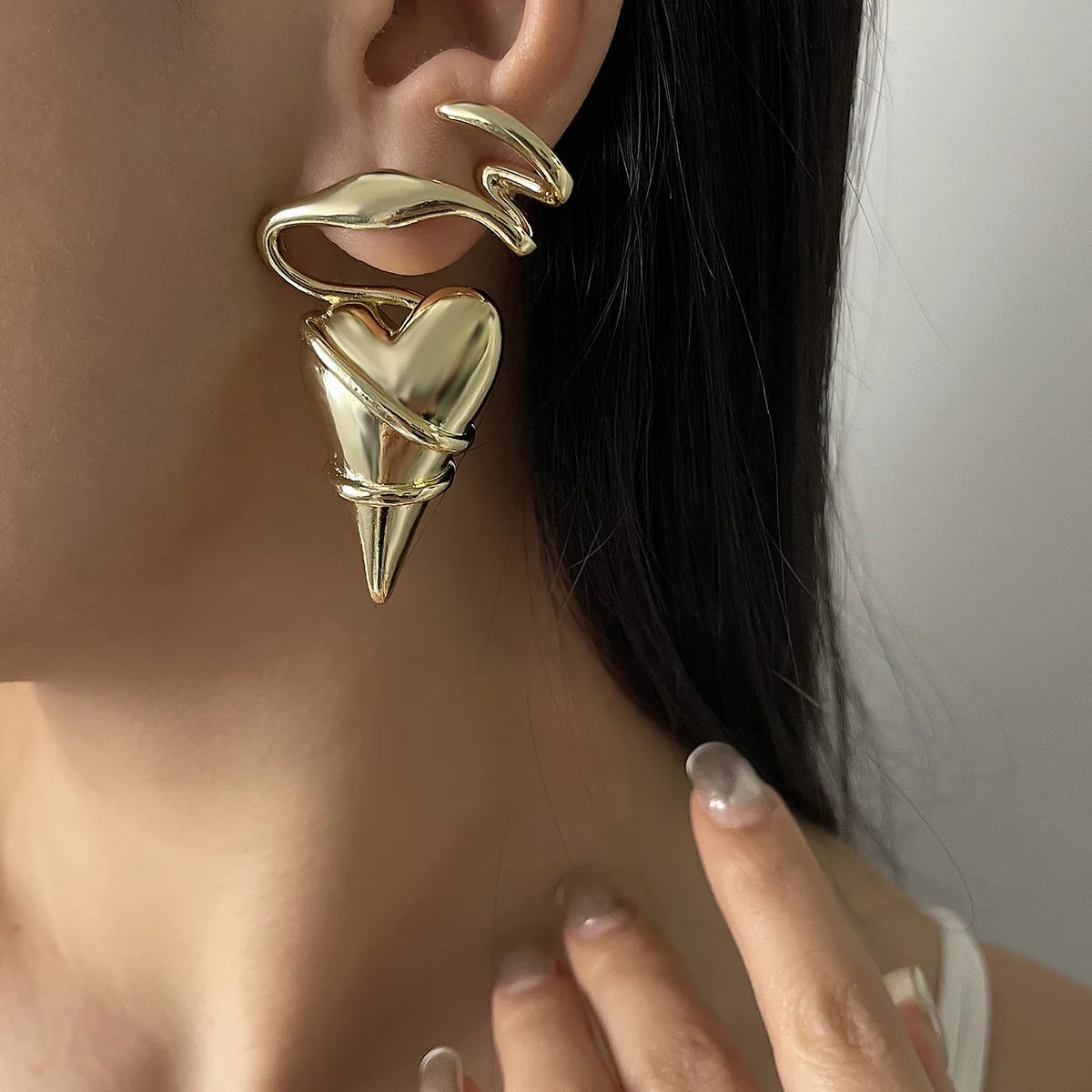 Wholesale Large Tropical Woman Chunky Heart Earrings Trendy Fashion Alloy Jewelry Charm Earrings Style
