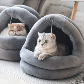 Wholesale Designer Machine Washable Bed With Plush Ball Soft Plush Luxury Non Slip Large Calming Indoor Cat Pet Dog Beds