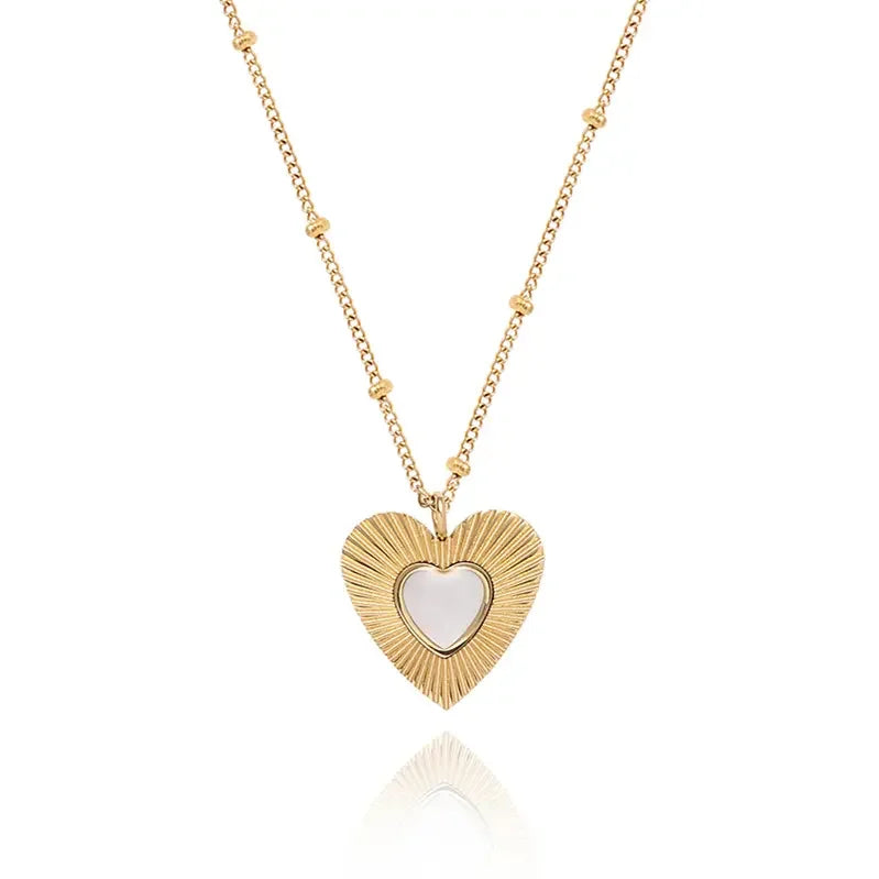 Wholesale Dainty New Fashion Women's 18K Gold Necklace Chains Yellow Gold Plated Star-shaped Shell Radiant Heart Necklace Trendy