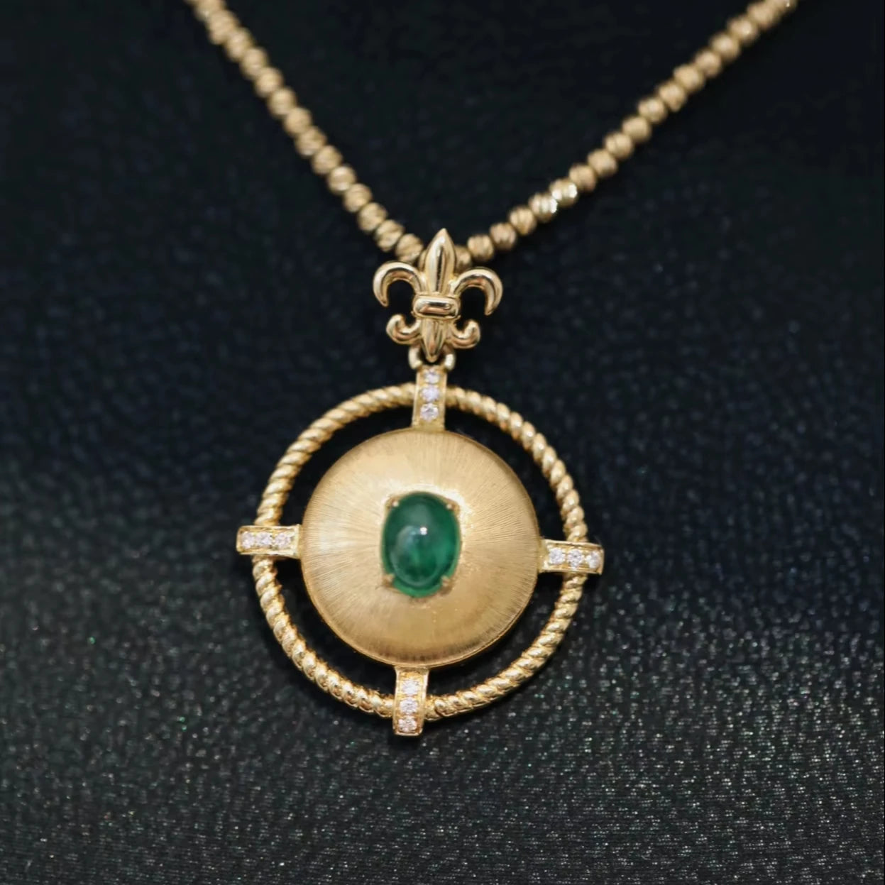 Hot Sale Luxury 18K Gold Iris Pendant Necklace Emerald Diamond With Vintage Style Fine Pendants & Charms Gift Without Chain