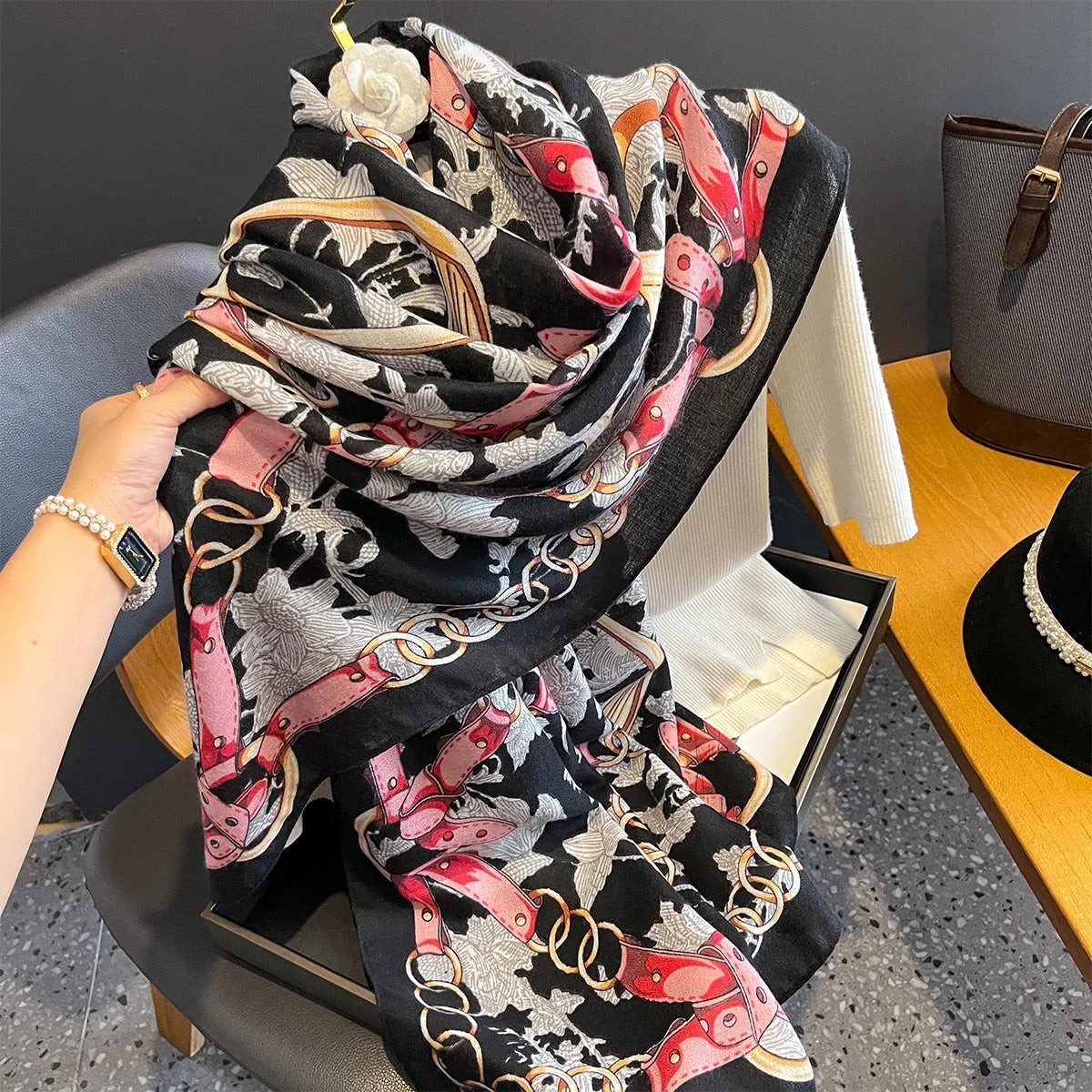 Autumn Winter Soft Warm Long Large 100% Viscose Cotton Printed Shawls Hijabs Luxury Designer Chain Pattern Women Cotton Scarves