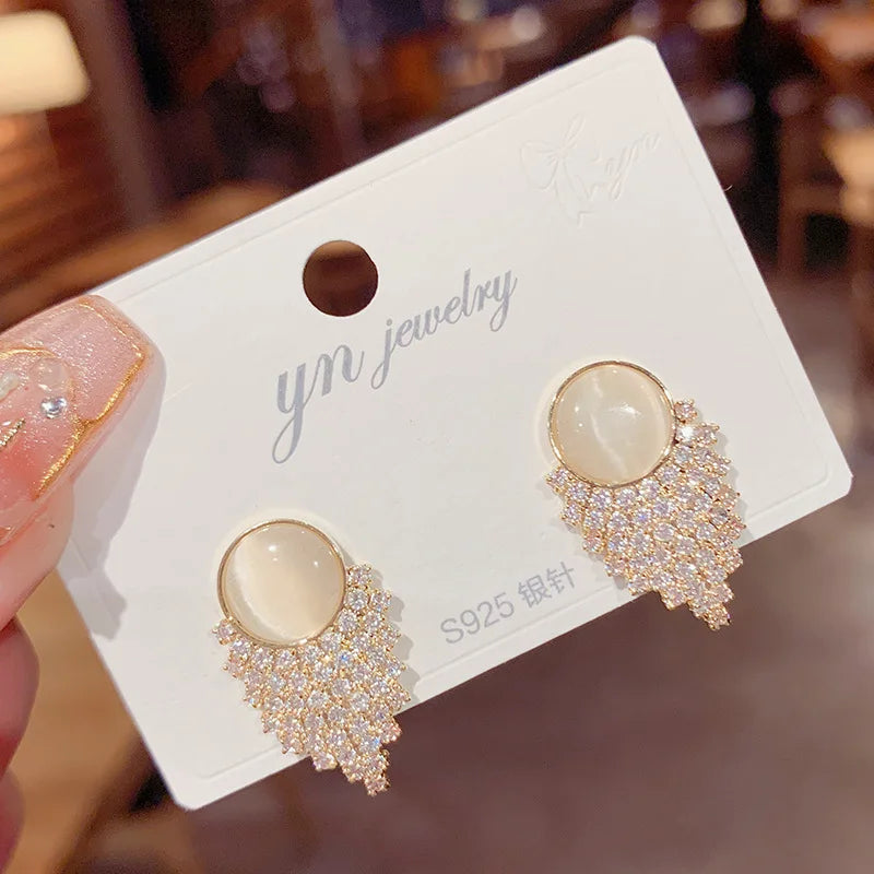 Luxury Women Gold Jewelry Korean Full Rhinestone Crystal Stud Earrings Bling Geometric Crystal Natural Cat Eye Tassel Earrings