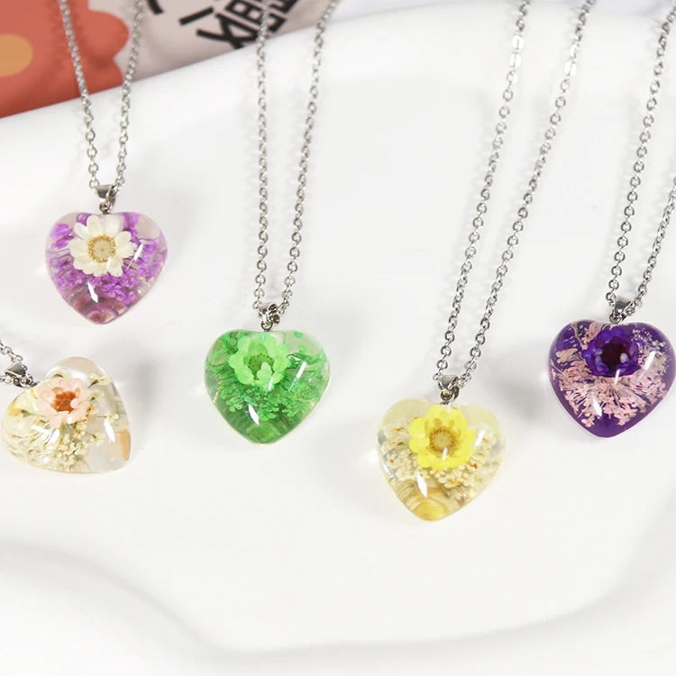 Preserved Flower Jewelry Heart Love Stainless Steel Chain Real Dried Pressed Flower Floral Resin Pendent Necklace for Lady