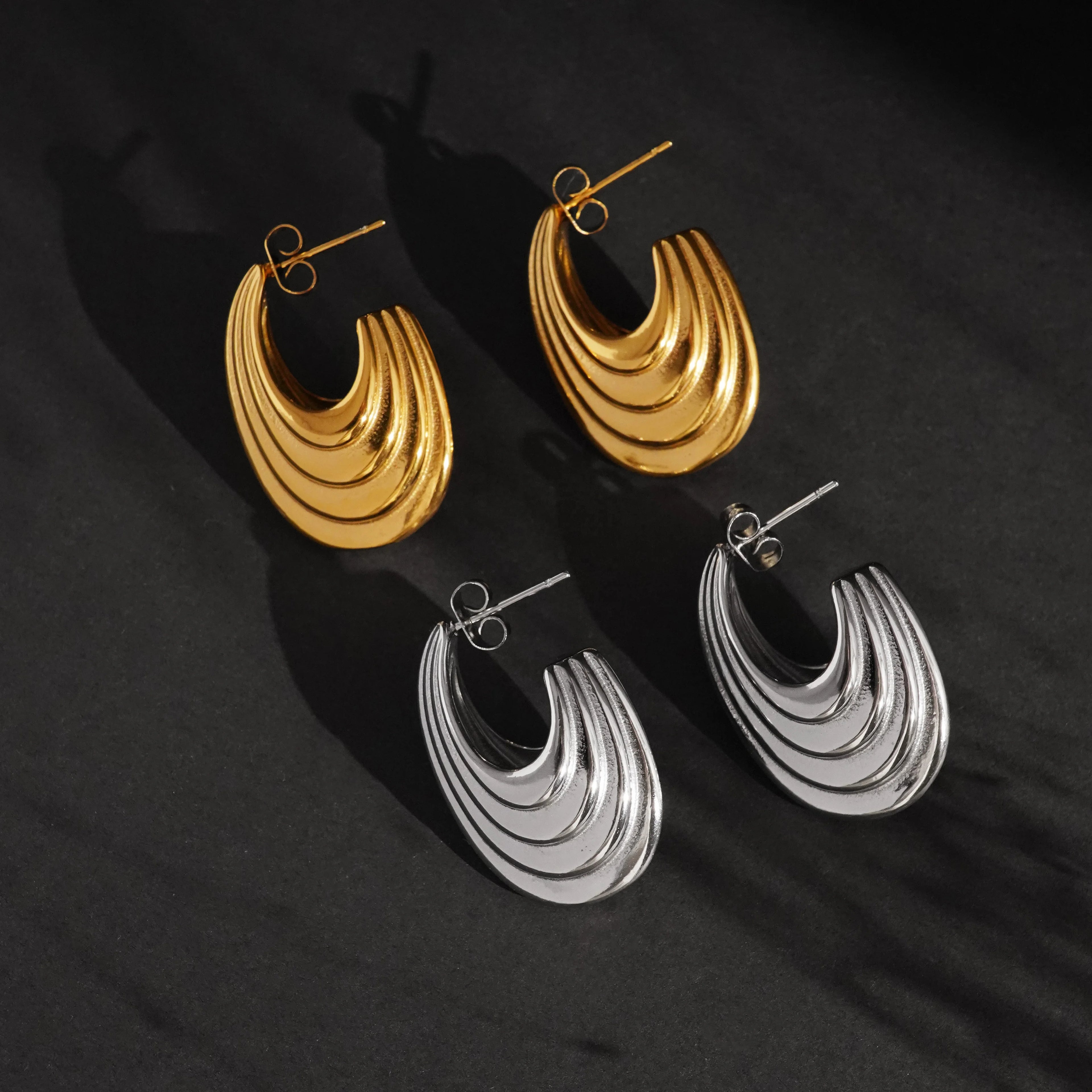 2024 Dazan New HOT 18k Gold Plated Hypoallergenic Stainless Steel Modern Hollow Oval Embossed C Hoop Earrings Daily Jewelry