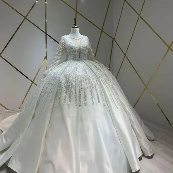 S8781F 2026 Bride Long-Sleeved Heavy-Duty Bohemian Style High-End Texture Lace Decoration Round Neck Satin Wedding Dress