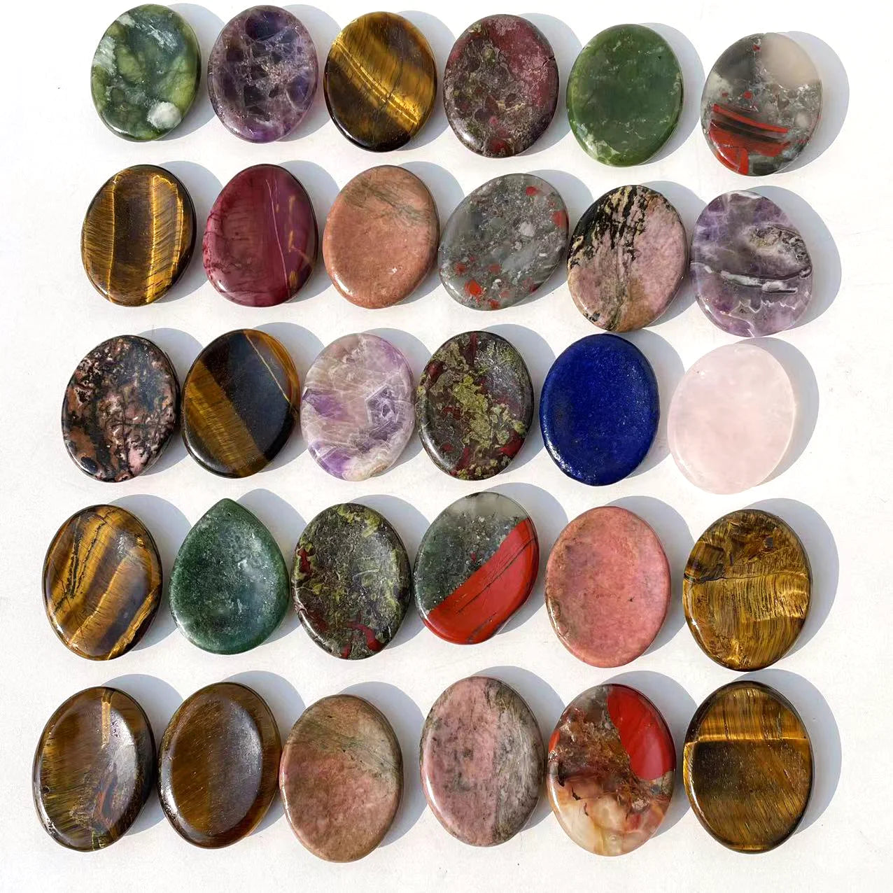 New Arrivals Mixed Worry Stone Crystal Thumb Gemstone Natural Crystal Therapy Reiki Massage Worry Stone