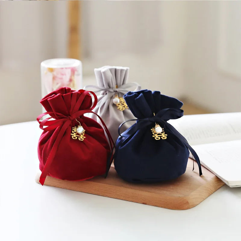 Custom Logo Drawstring Wedding Favor Gift Pouch Lipstick Candy Sweet Jewelry Storage Velvet Bags With Logo Embroidery