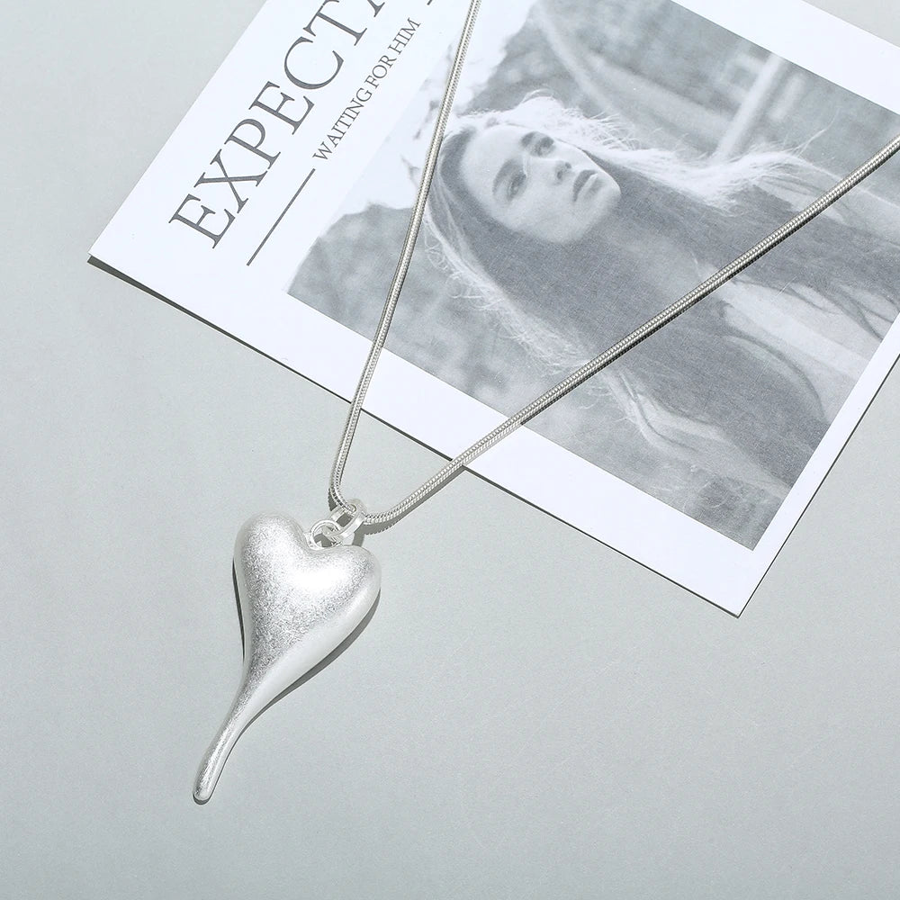 TongLing Vintage Necklace Alloy Silver Irregular Heart Long Pendant Necklace for Women Daily Wearing