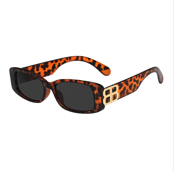 Factory Price High Quality Custom Fashion Rectangle Sunglasses with UV400 Shades 3D Metal Logo Retro Vintage Style PC Frame 2023