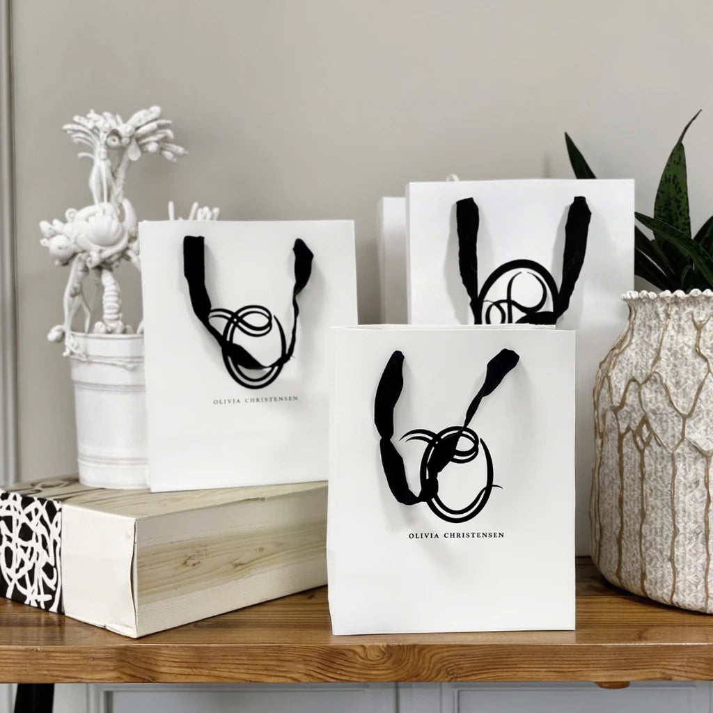 Custom Luxury White Color Cardboard Paper Packaging Bag Custom Printed Gift Garment Paper Shopping Bags With Logo
