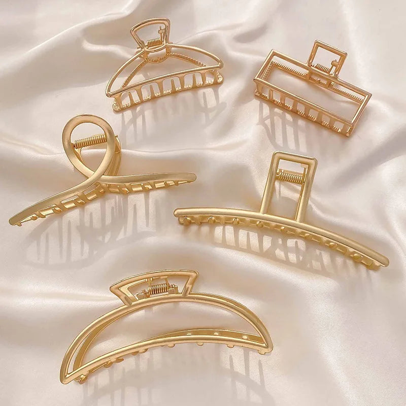 Hot Selling 12cm Big Korean Hair Claw Clip Cute Simple Style Wholesale Metal Shark Hair Clip for Spring and Summer
