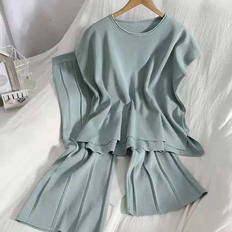 Wholesale 2026 Summer Dress Pullover Round Neck Slit Sleeveless Vest Top Pleated Nine Points Wide Leg Pants Knitted Women's Set