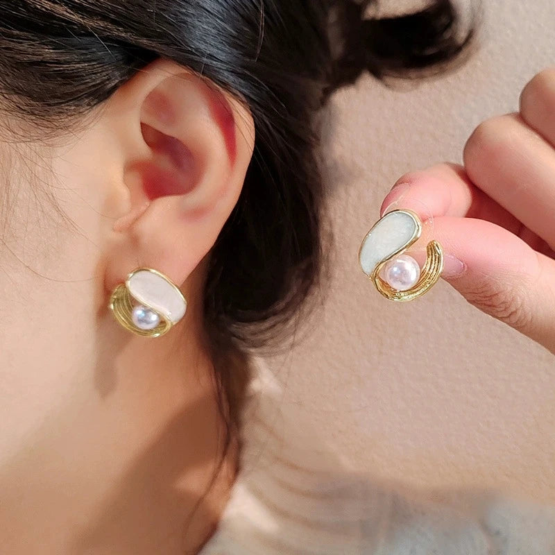 French Retro Pearl Earrings with High-end Feel Drop Glaze Niche Design Temperament Earrings