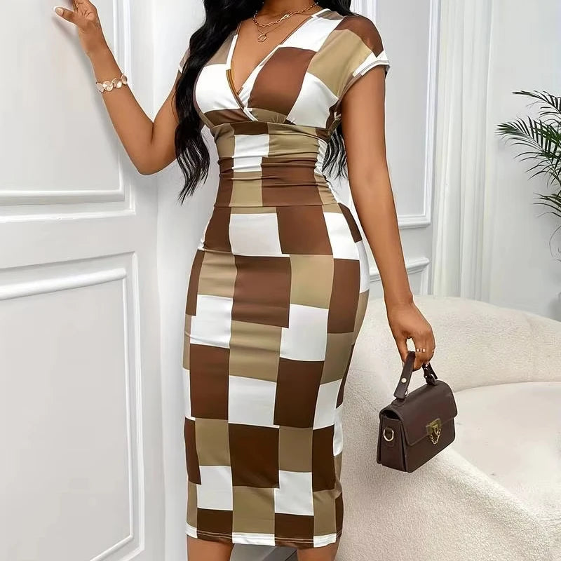 Hot Search for a New Simple V-neck Bag Buttock Print Dress for Women