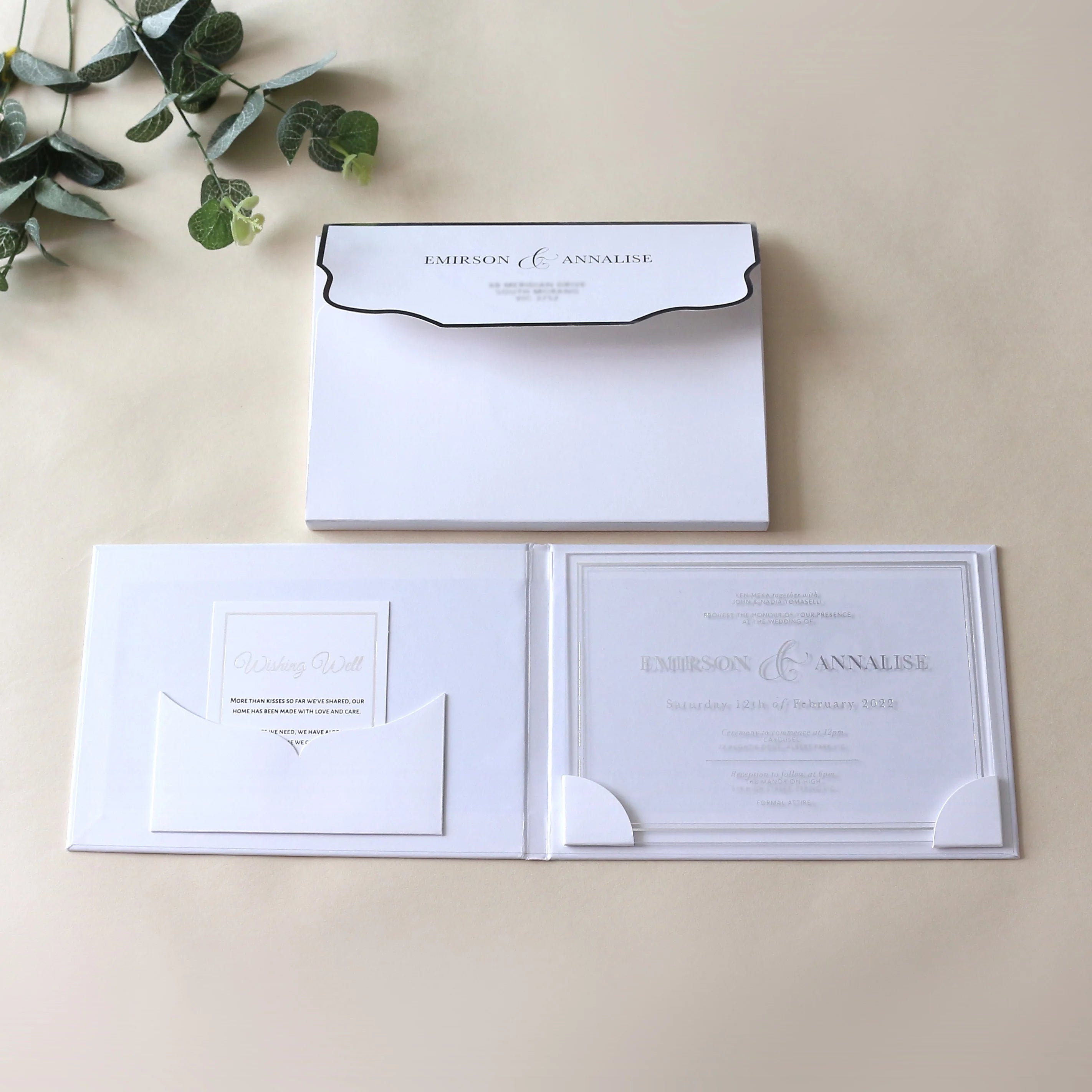 Wholesale Elegant Style Paper Hardcover 2mm Thickness Clear Acrylic Invitation Gold Foil Luxury Paper Hardcover Invitations