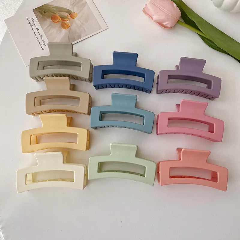 New Spring Color Matte Hair Claw Clips Ladies Plastic Claw Clips Wholesale Dish Hair Clips 8.5cm